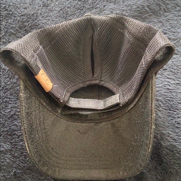 Sparkle hat, with pony tail able to pull through. - Picture 2 of 2